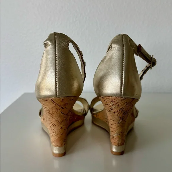 Lilly Pulitzer Gold Studded Wedge Sandals 8 - Picture 4 of 11